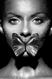 Butterfly girl - Zwart wit schilderij- plexiglas schilderij - kunst